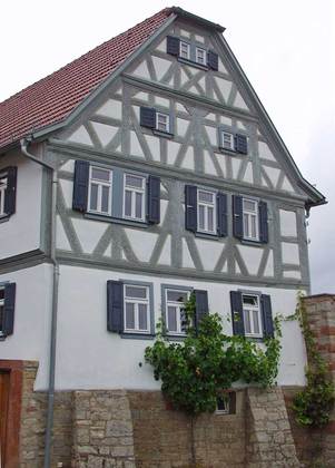 Außenansicht des Anwesens Ringstraße 5 in Leinach-Unterleinach