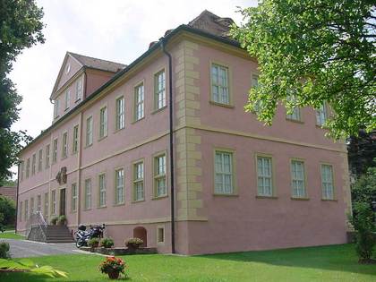 Außenansicht des Schlosses Wolzogen in Mellrichstadt-Mühlfeld